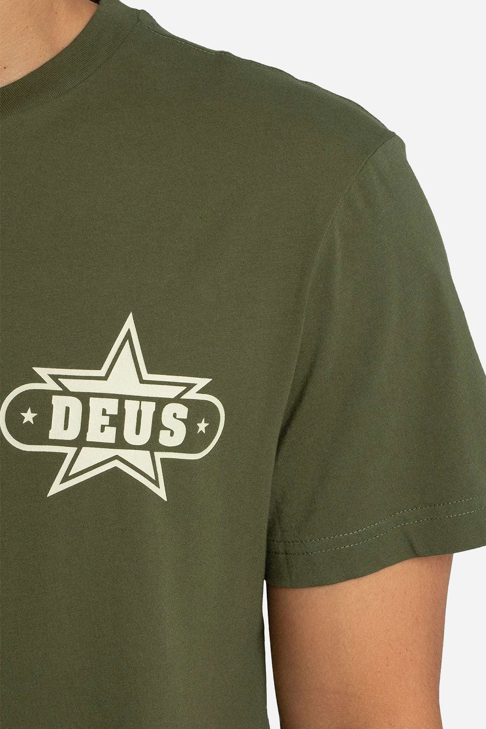 Deus Gumshoe T-Shirt (Zypressengrün)